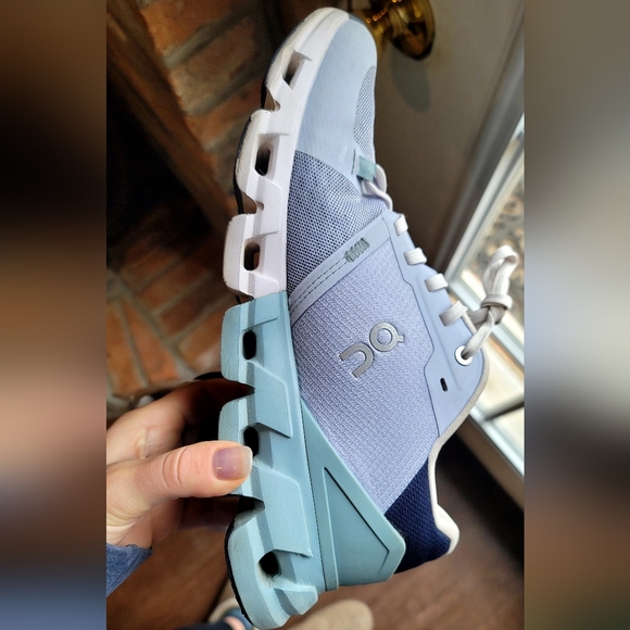 SOLD- On cloud flyers - Picture 4 of 9